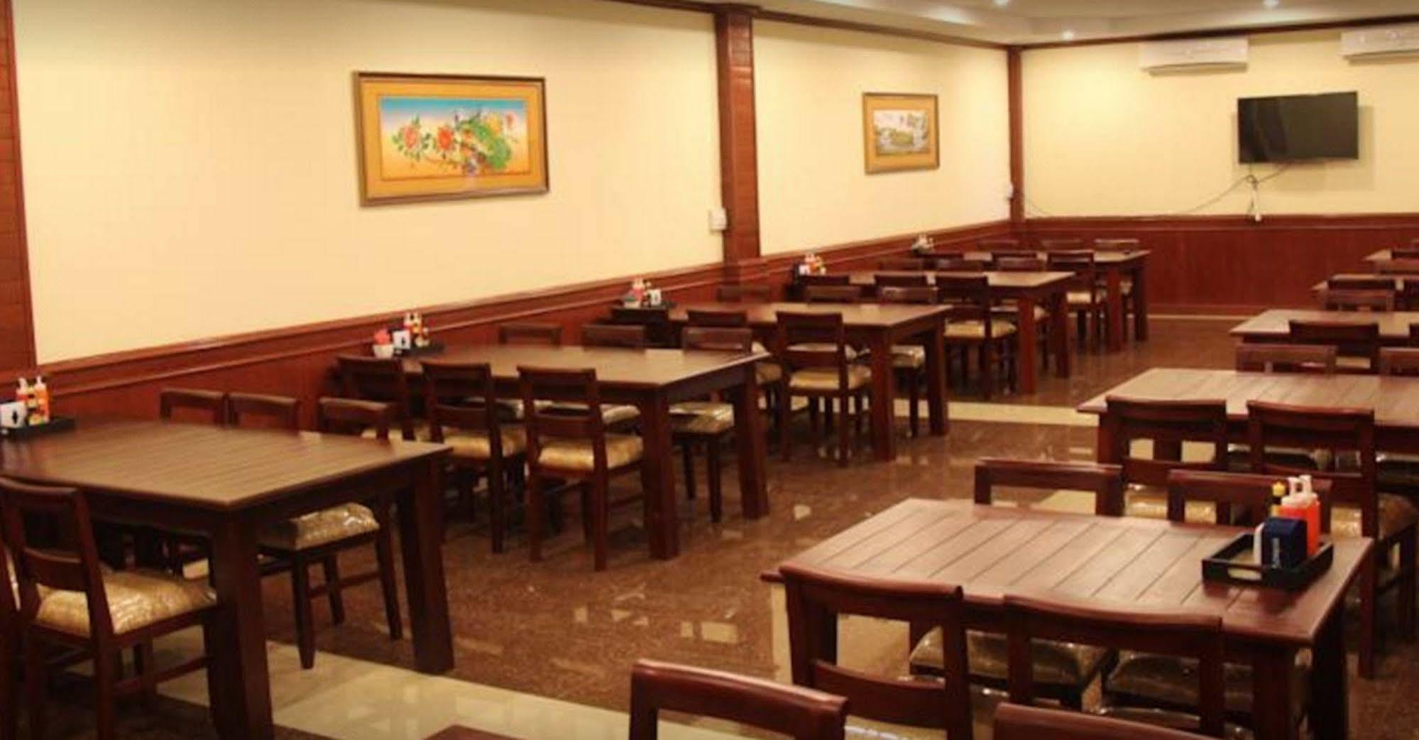 Sengkeo Hotel Vientiane Buitenkant foto