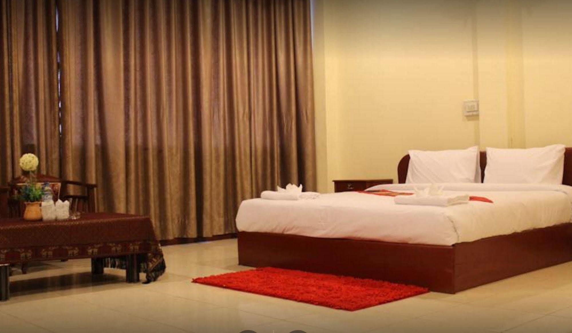Sengkeo Hotel Vientiane Buitenkant foto