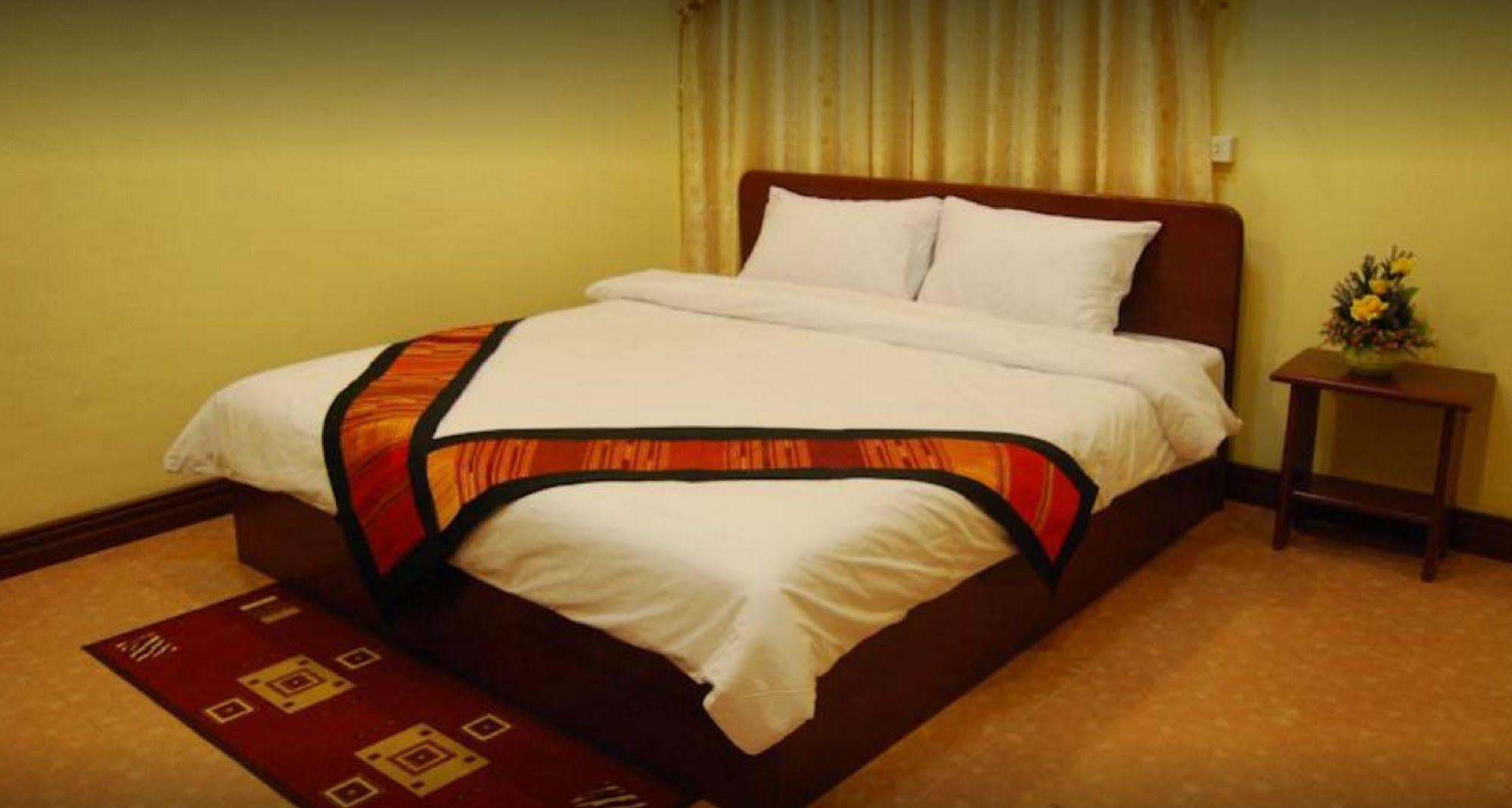 Sengkeo Hotel Vientiane Buitenkant foto